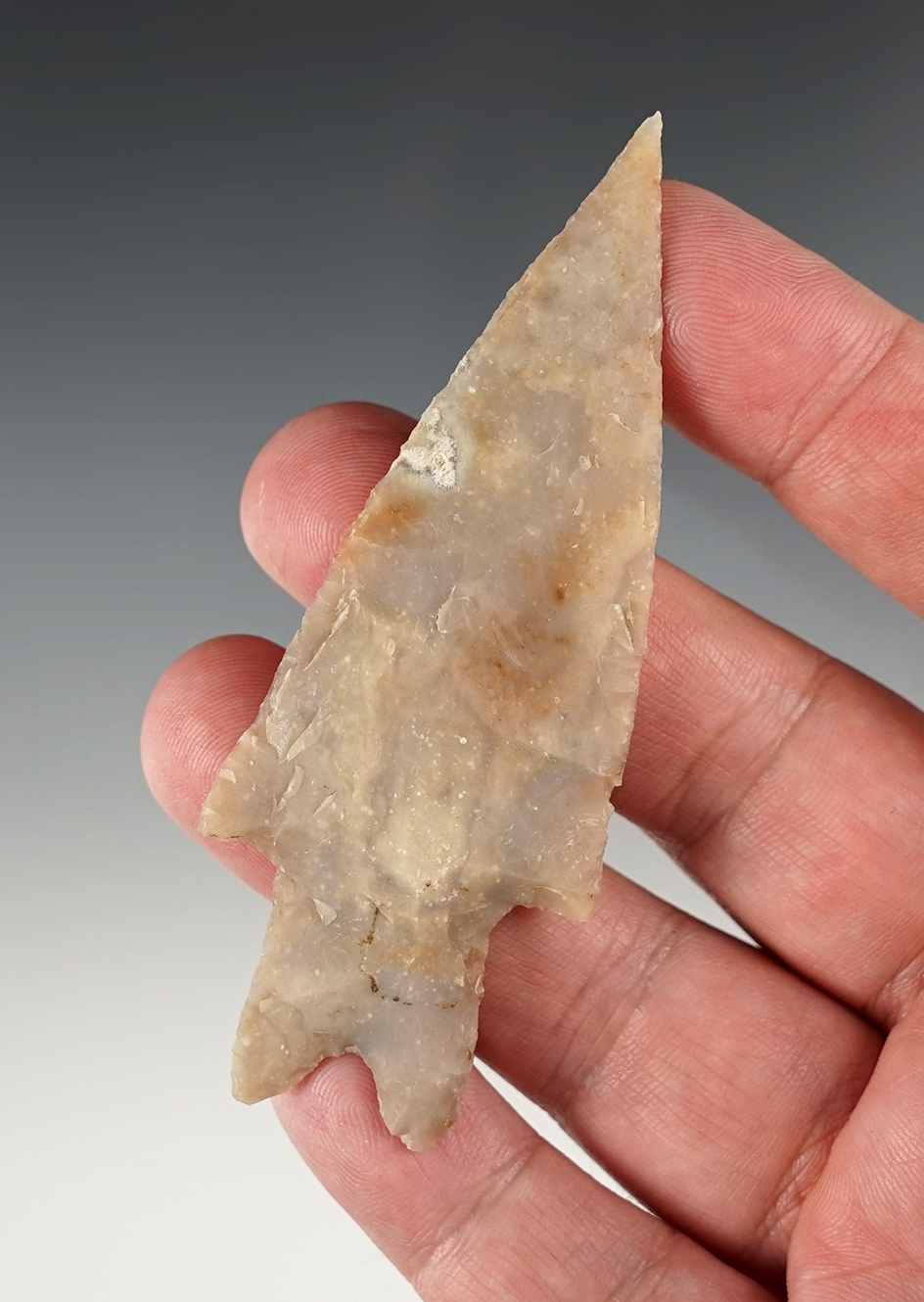 Well made 3 1/2" pedernales found in Burnett Co., Texas. Ex. Bill Arnold. Comes with a Rogers COA.