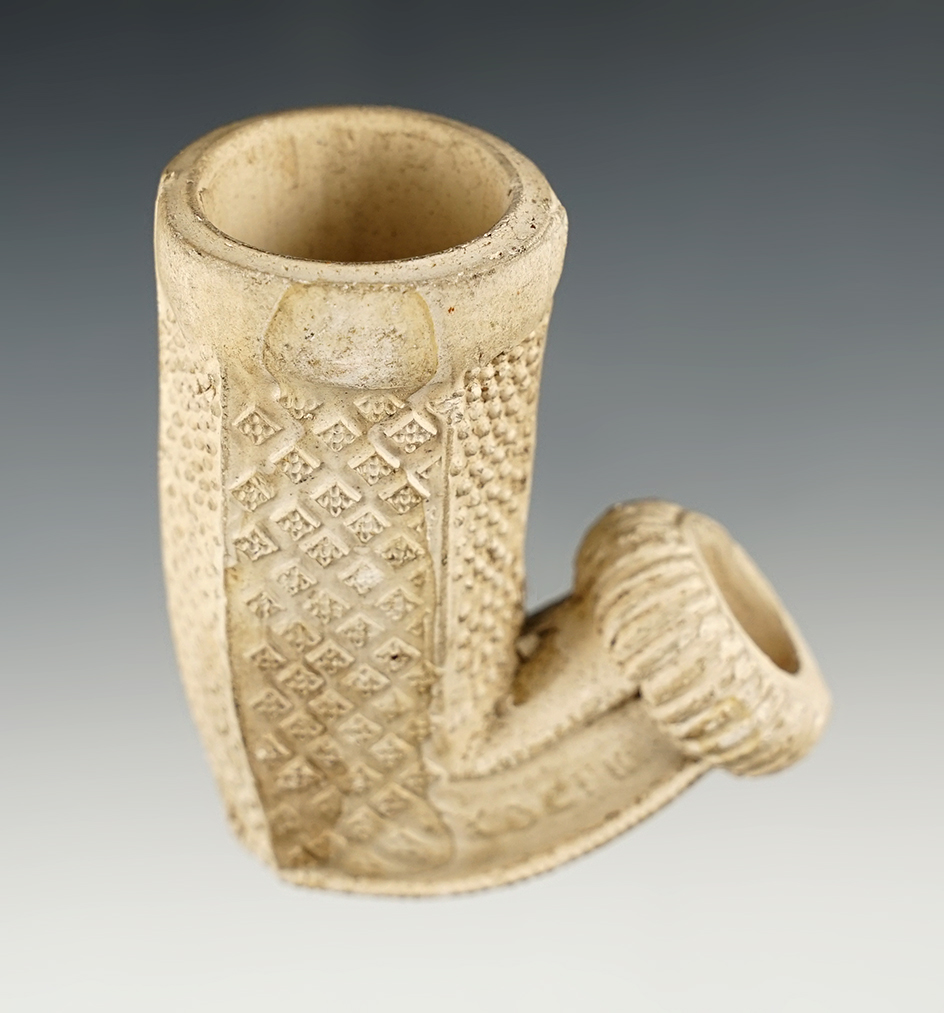 Highly detailed 2 9/16" tall historic Trade Pipe.