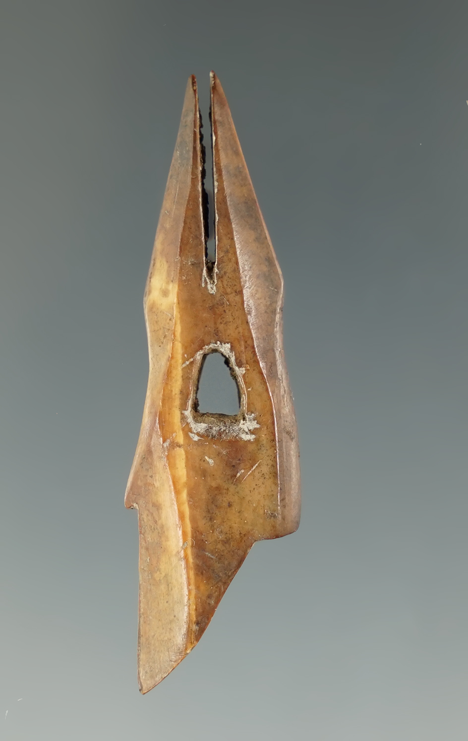 2 3/16" Nicely styled Inuit Harpoon Toggle made from Ivory in excellent condition.