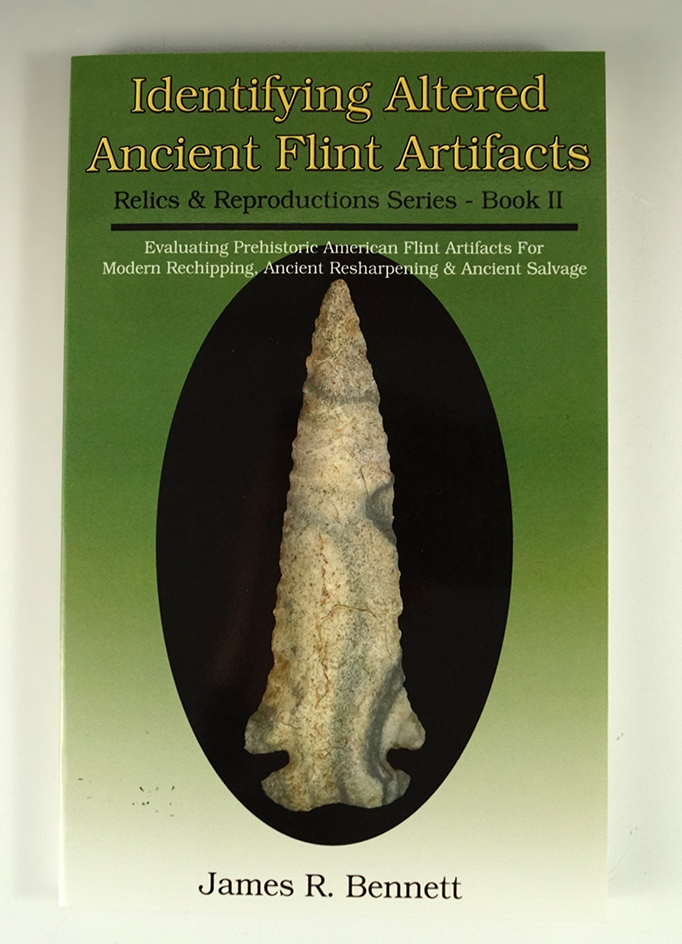 Softcover book: Identifying Altered Ancient Flint Artifacts by James R Bennett in very good conditio