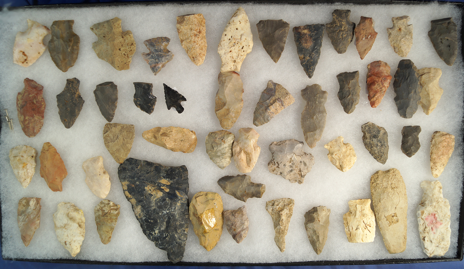 Large group of assorted field found artifacts all found in central Illinois. Largest is 3 1/2".