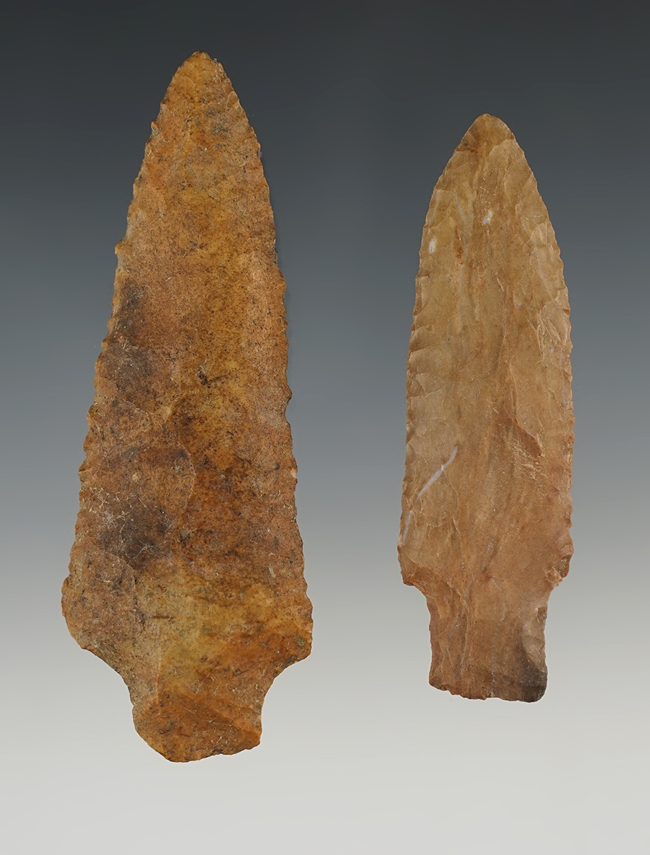 Pair of nice Tennessee  points. The largest is 3 11/16".