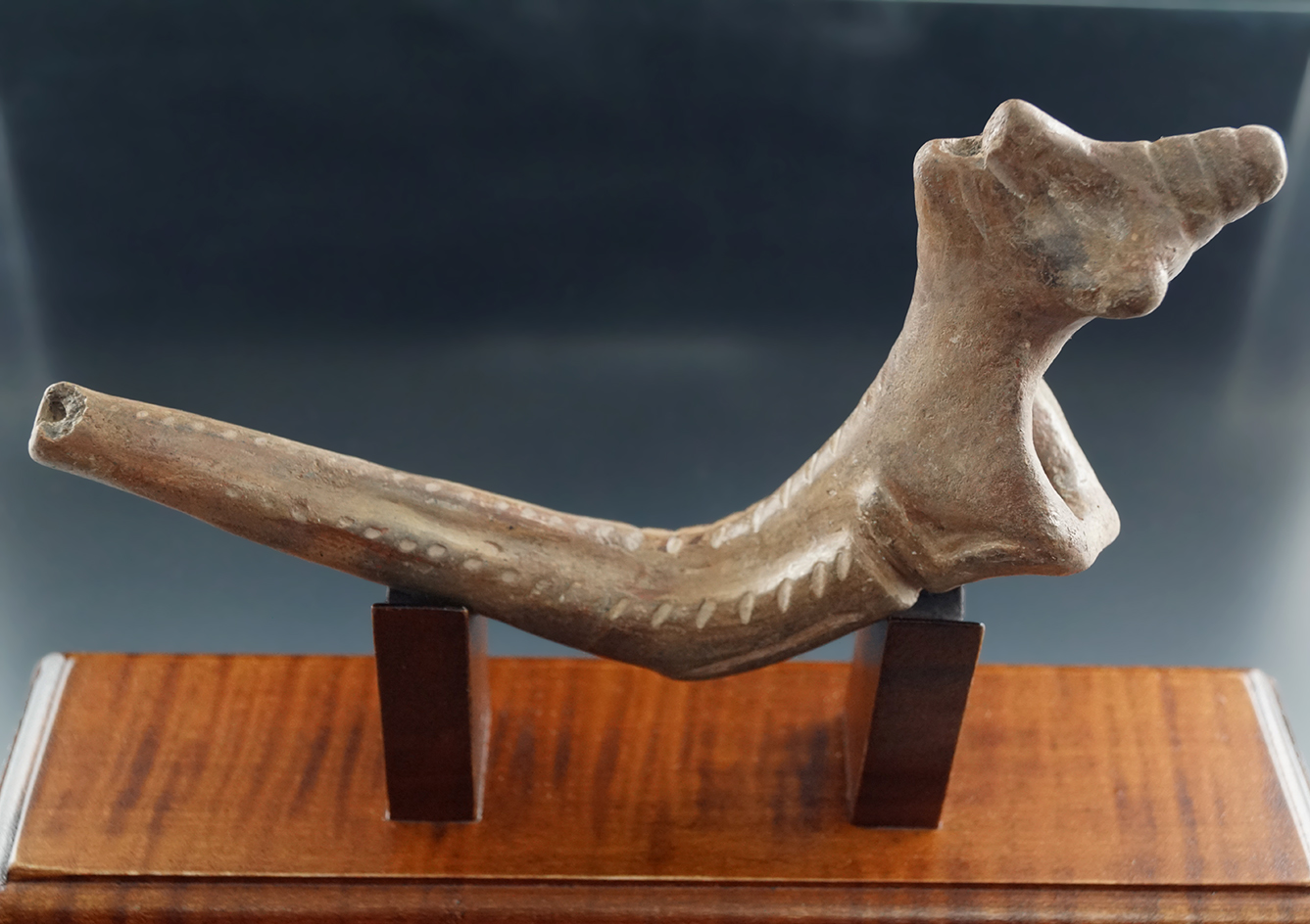 Large 6 1/2 long by 4 5/8 tall Iroquois Clay Tinged Face Pipe - Simcoe Co., Ontario Canada.