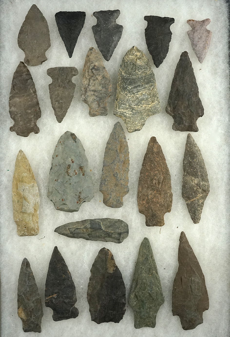 Group of 21 points found in the vicinity of Trenton New Jersey. Ex. Bill Morano. Largest is 3 1/4".