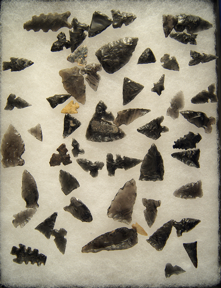 Large group of assorted Obsidian Arrowheads found in Oregon, largest is 1 1/4".