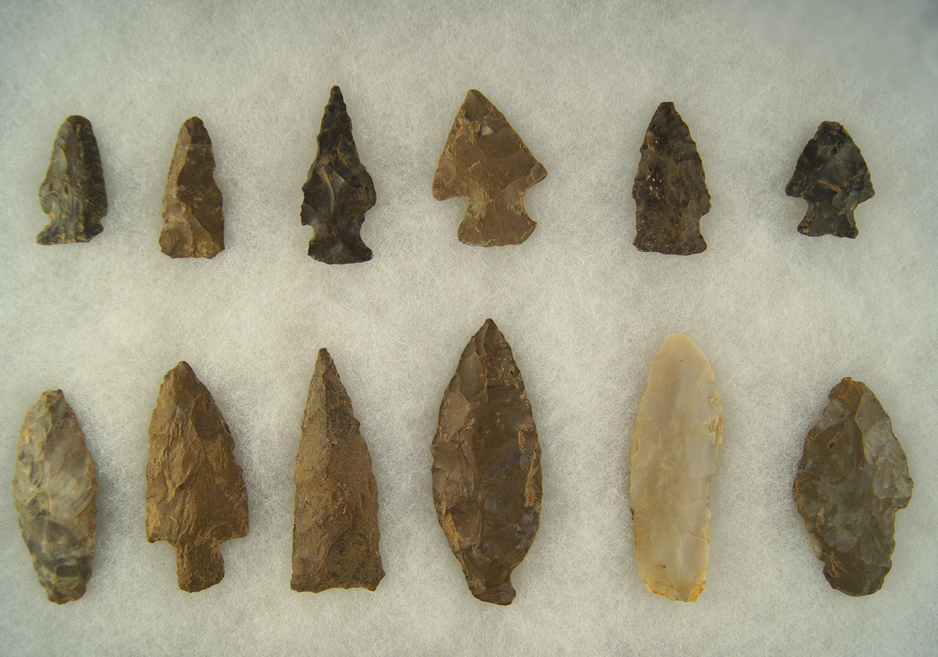 Set of 12 assorted Arrowheads and Knives, largest is 2 7/8". Found  near Creelsboro, Kentucky.