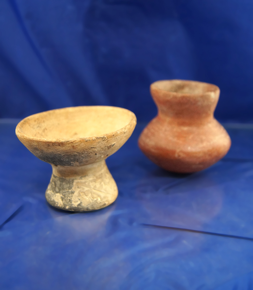 Pair of small pre-Columbian pottery vessels, largest is 2 3/4".