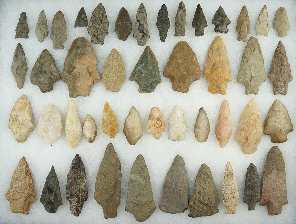 Large group of approximately 45 points and Knives found in New Jersey. Largest is 3 7/8".