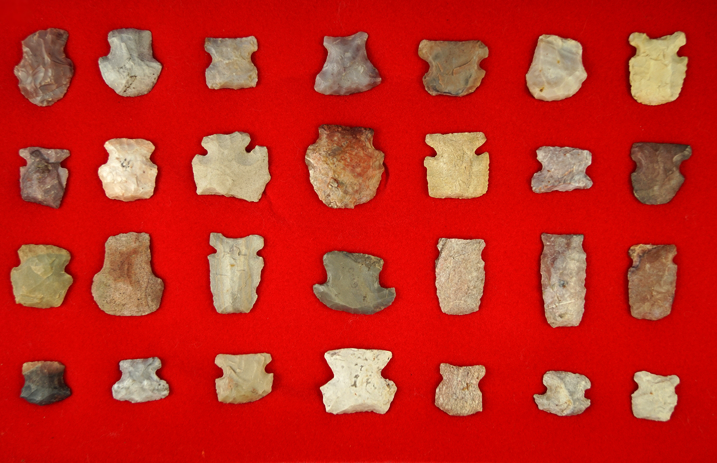 Nice assortment of 28 Ohio area Hafted Scrapers in very good condition.  Largest is 1 1/4".