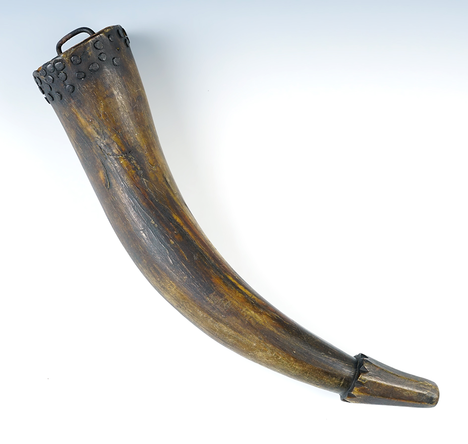 11 3/4" vintage powder horn in very good condition. 