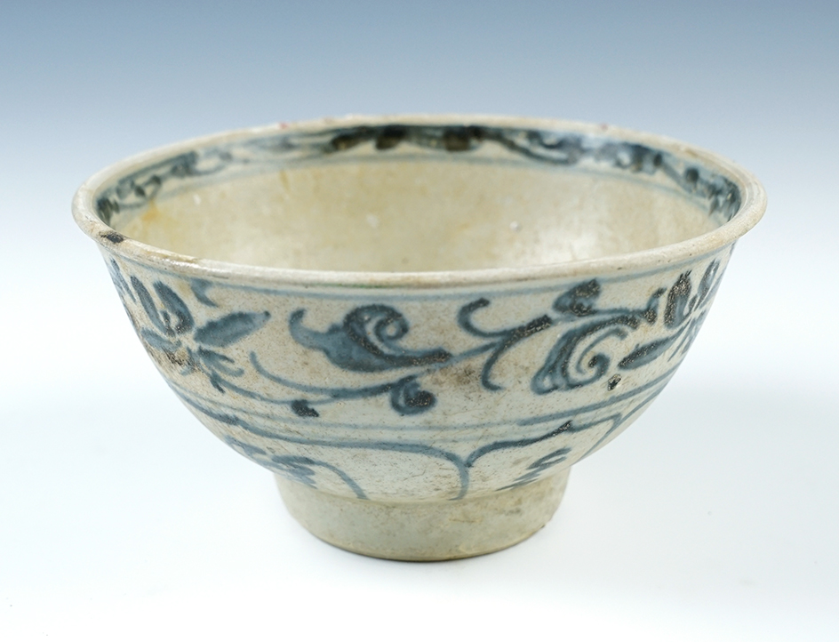 6 3/16" wide x 3 1/2" tall  pedestal bowl with nice paint work. From the Hoi Ann Shipwreck! 