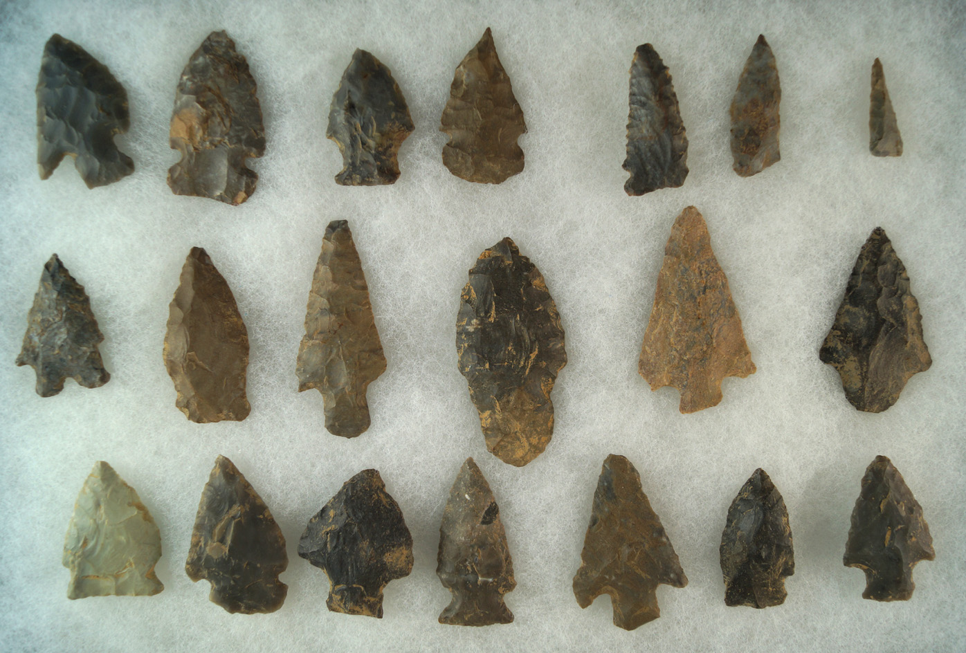 Set of 20 assorted Arrowheads, largest is 2 1/2"  found near the Cumberland River, Creelsboro, KY.
