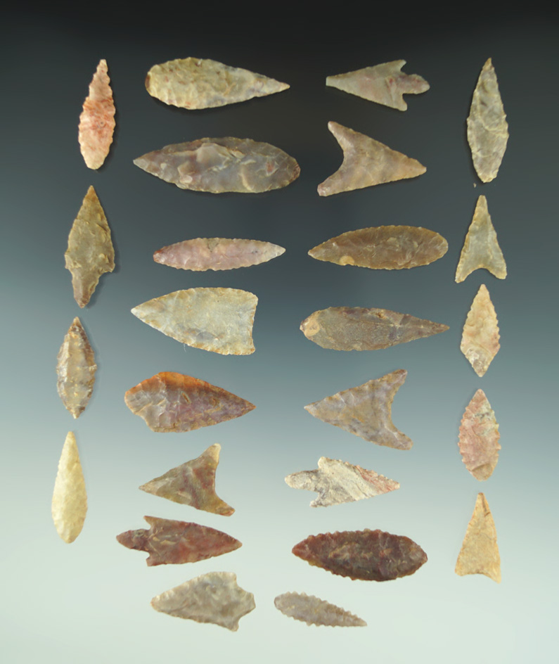 Large group of 25 assorted African Neolithic arrowheads found in the northern Sahara desert