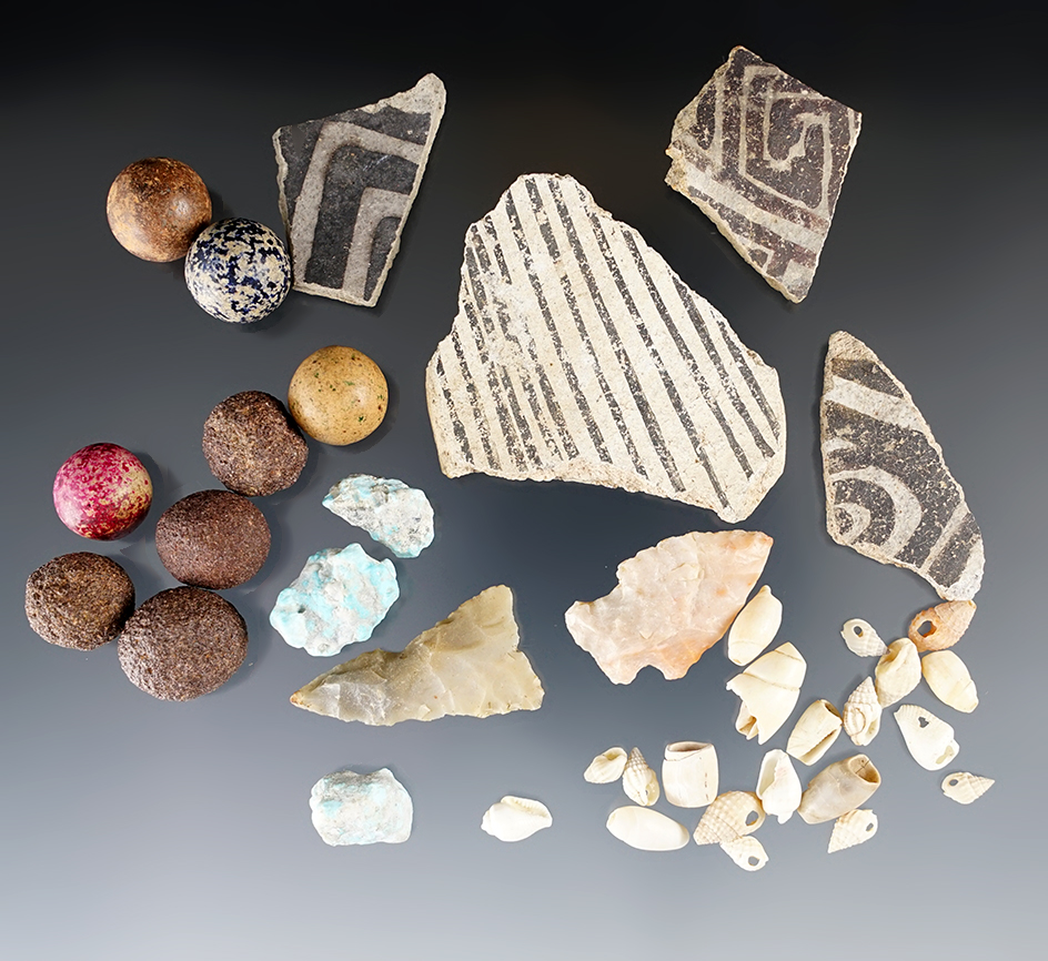 Group of assorted Southwestern artifacts, largest is 2 1/8".