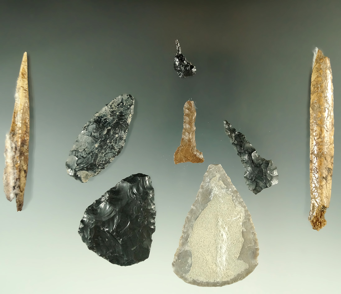 Group of assorted artifacts found near Fort Rock Oregon, largest is 3 1/2".