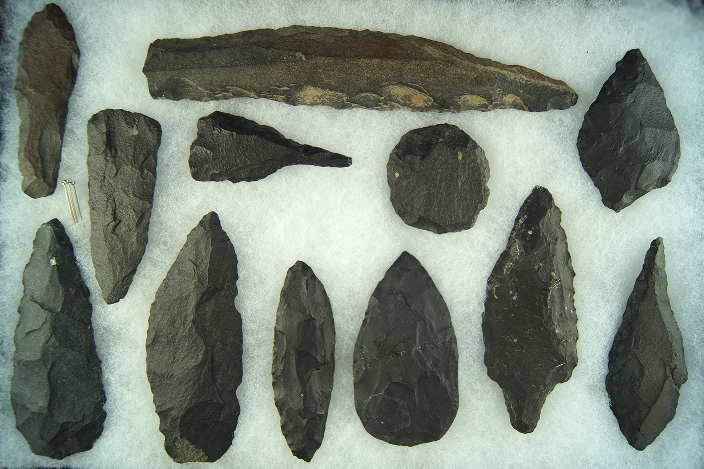 Assorted Knives and tools found in Nevada. Largest is 6 7/8".