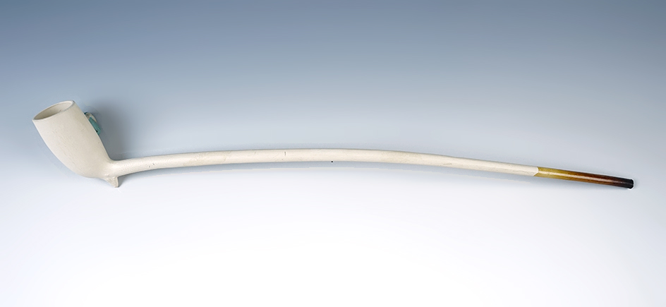 15 1/4" Clay Tavern Pipe in excellent condition. 