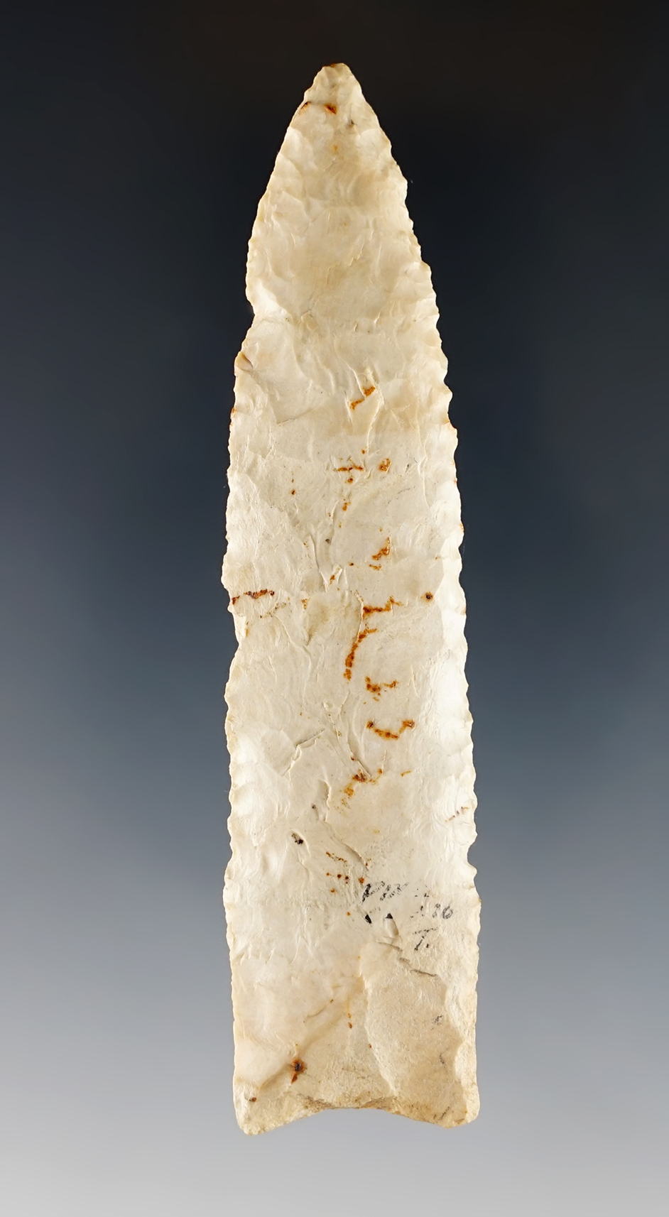 Fantastic 3 11/16" Dalton with excellent grinding to the stem sides. Found in Pike Co., Illinois. 