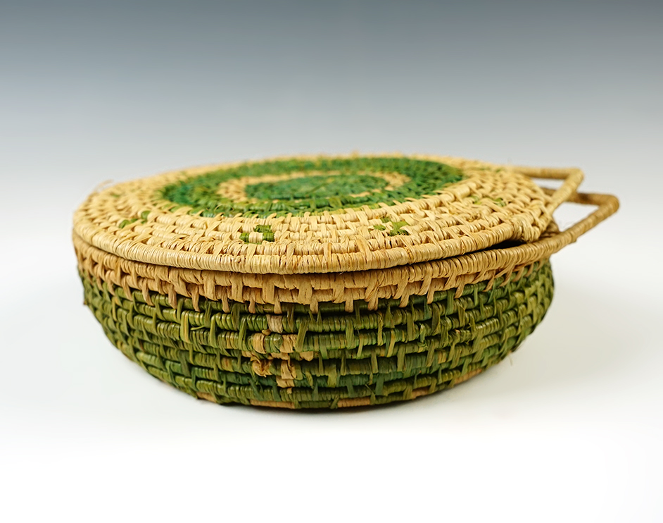 Vintage 5 1/2" wide by 1 1/2" tall Lidded Basket in very nice condition. 