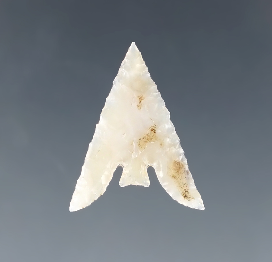 Exceptional flaking on this classic style 13/16" Columbia Plateau. Found near the Columbia River.