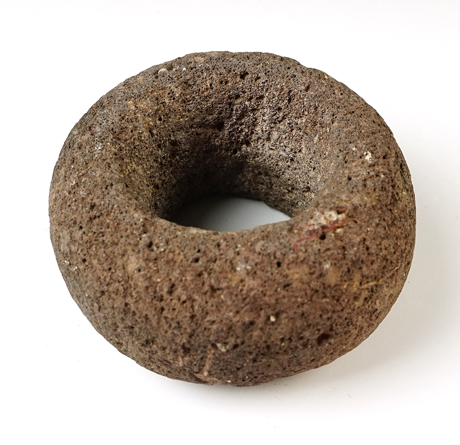 LARGE 4 1/2" Doughnut stone in excellent condition. Recovered in Washington. 