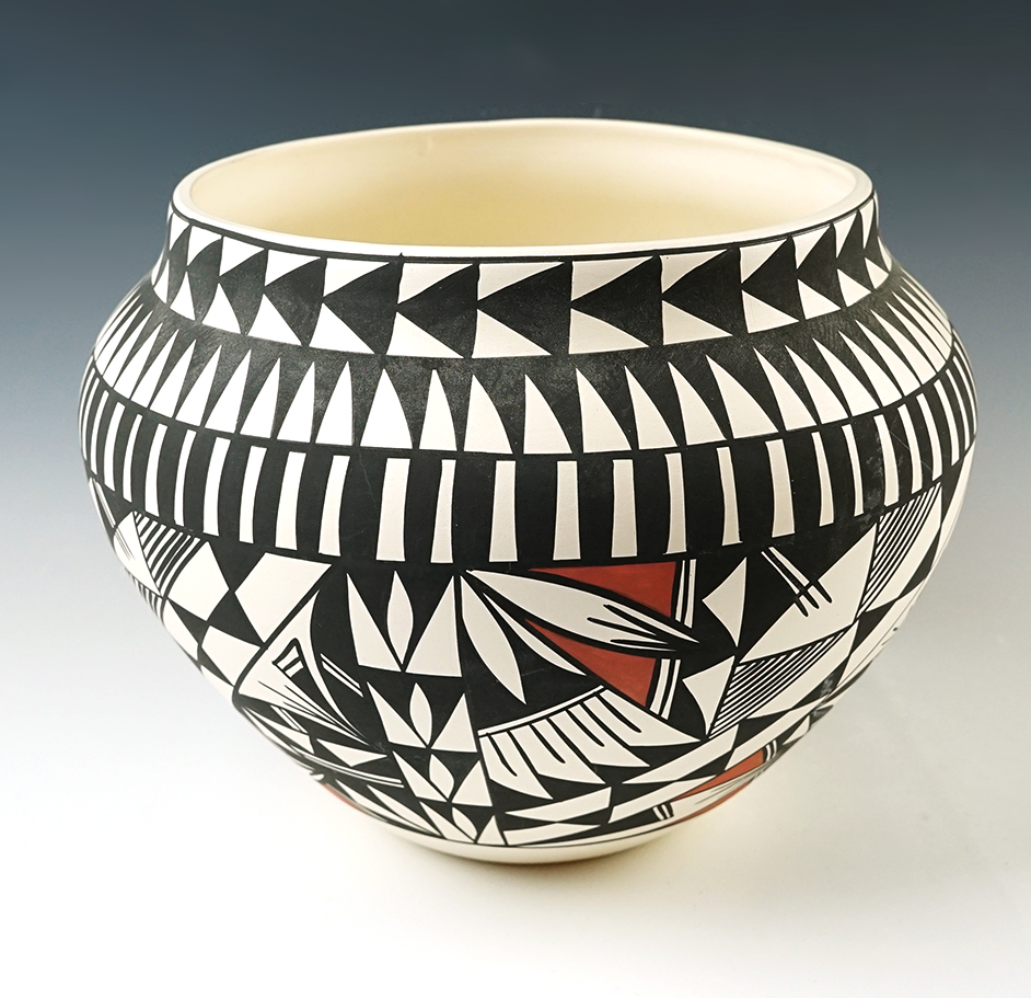 9 1/2" wide contemporary Acoma Bowl in excellent condition. By the artist Lili Concho.