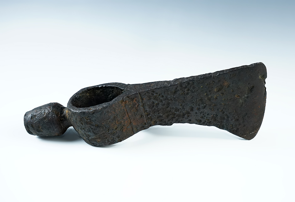 7 15/16" English Pipe Tomahawk made from hand-forged Iron. English made. Circa 1740-1800.