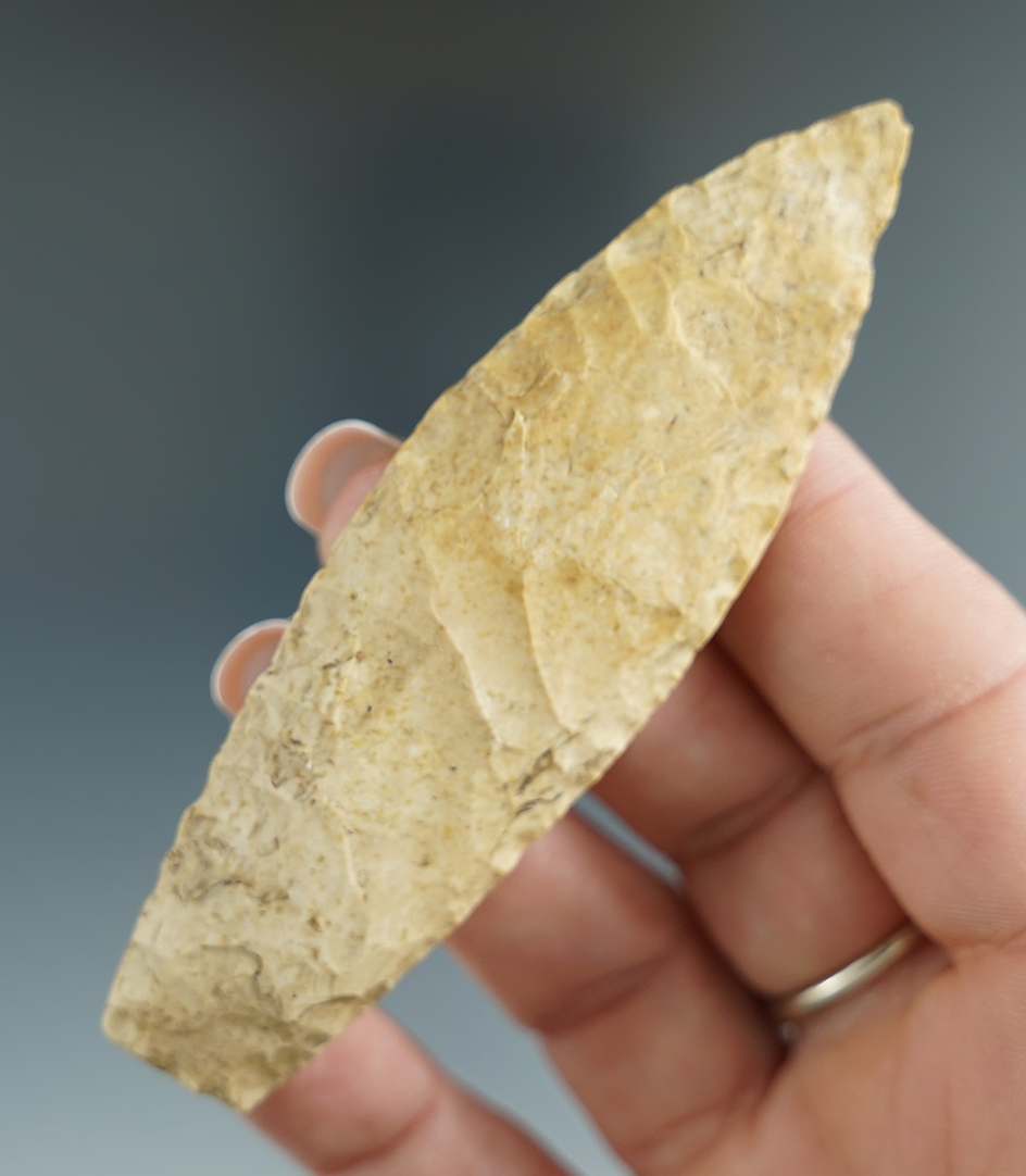 3 9/16" Agate Basin found in Illinois.