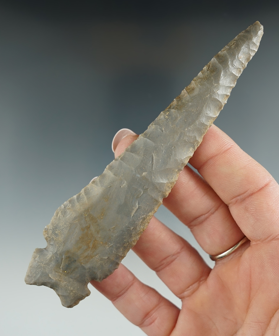 Excellent flaking and style on this 4 15/16" Hemphill made from Hornstone found in Illinois.