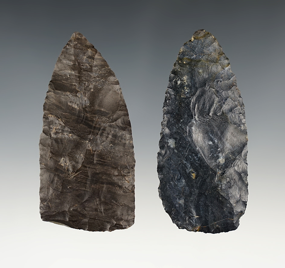 Pair of Coshocton Knives found in Ohio. The largest is 3 1/4". Both are well made.