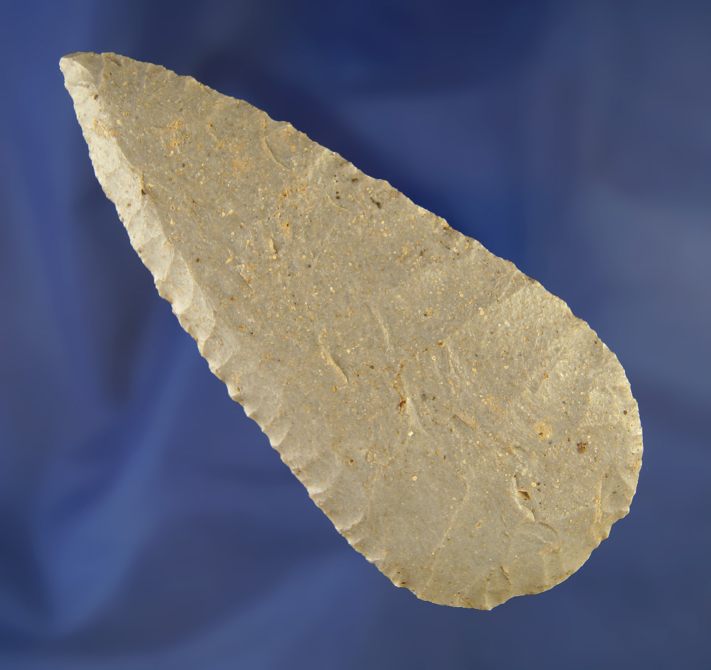 Exceptionally well made 4 3/8" Cobbs Blade with nice flaking, style and beveled edges.