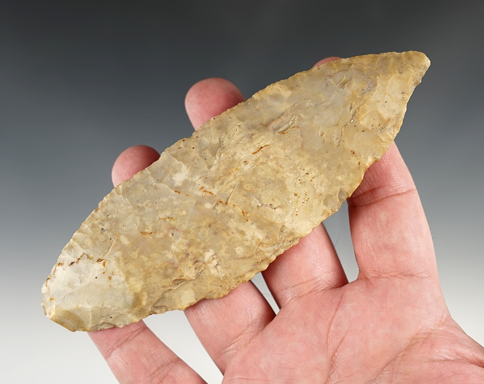 5 1/2" Knife found in Franklin Co., Ohio. Ex. John Lutz Collection.