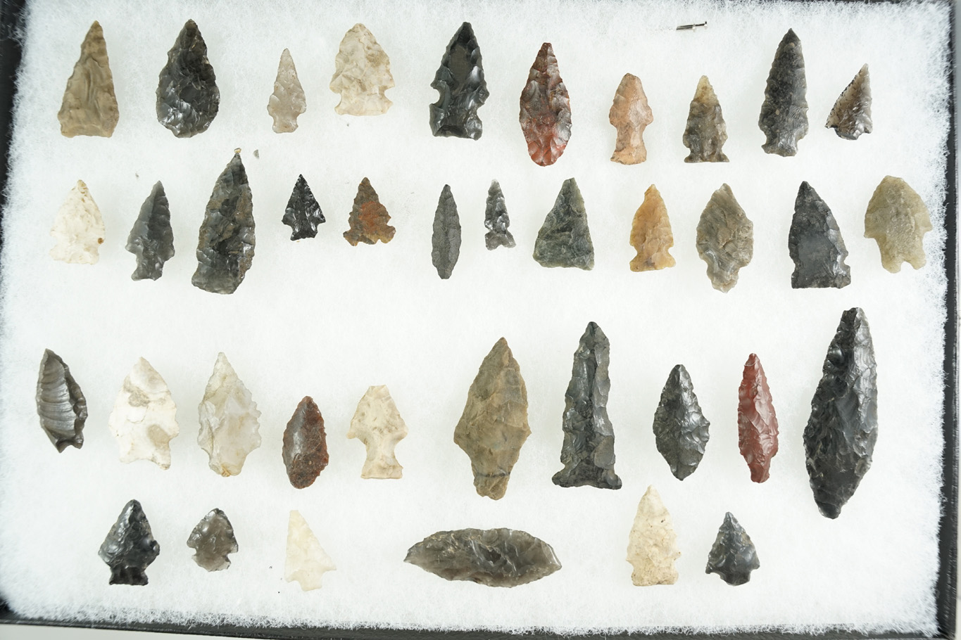 Large group of assorted points in various conditions found in Oregon from an old family collection.