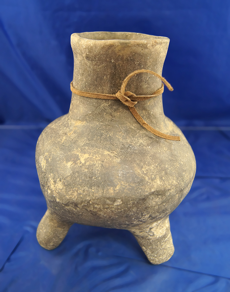 7" tall tri-leg pottery vessel pictured in Who's Who #9, page 92.