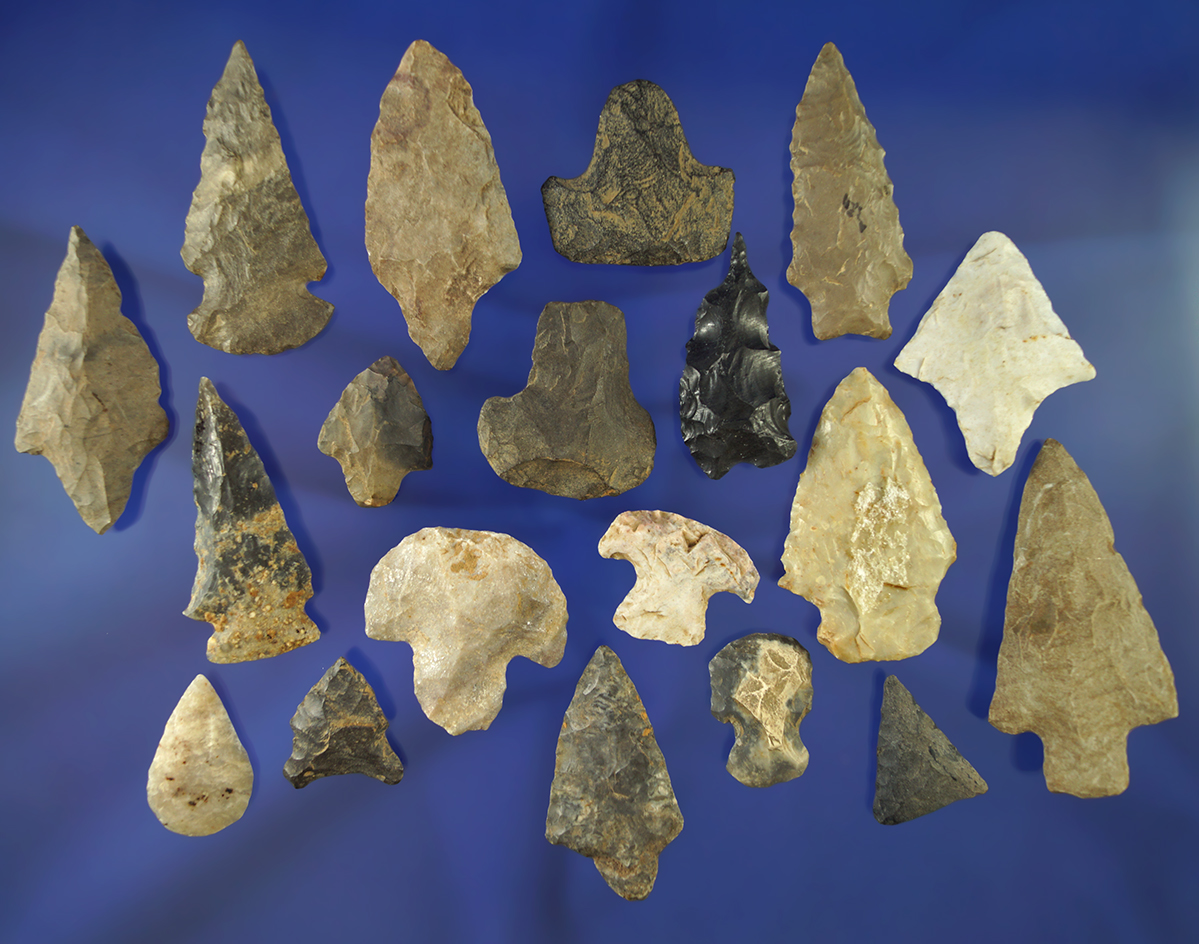 Set of 19 assorted Midwestern arrowheads in nice condition. Largest is 2 5/8".