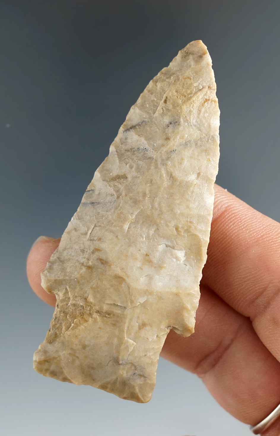 2 3/4" beveled Hardin with excellent flaking nice patina found in Osage Co., Missouri.