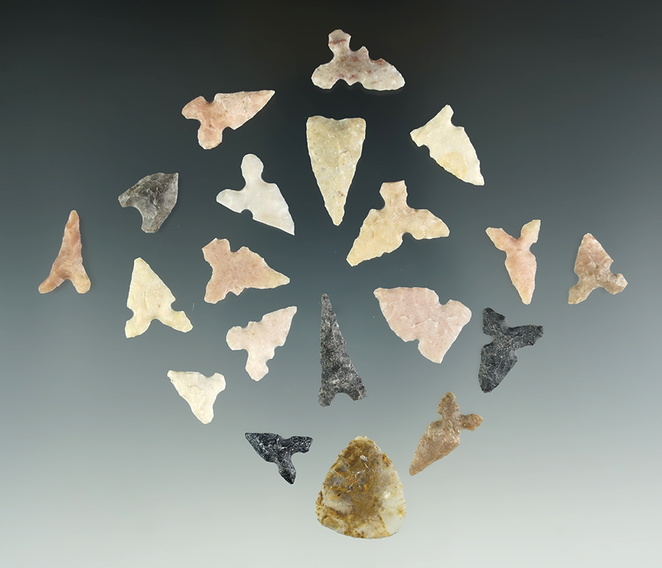 Group of 20 assorted Texas arrowheads, largest is 7/8".