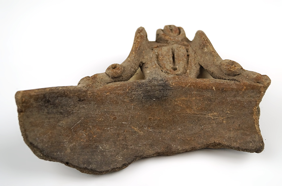 Large 5 3/4" wide effigy pot handle found in Puerto Rico.