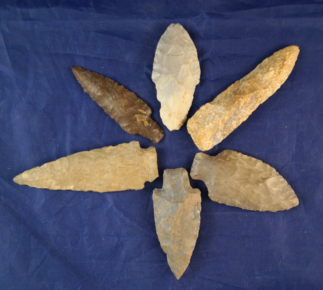 Group of six assorted Midwestern ancient Indian Arrowheads and Knives, largest is 3 5/16".