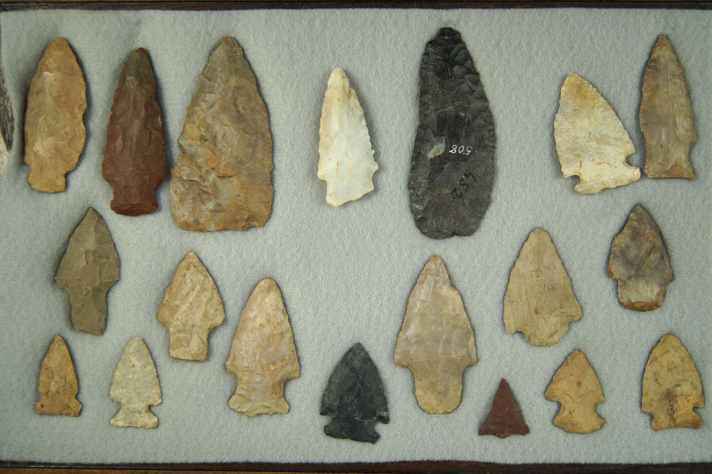 Group of 19 assorted Ohio Arrowheads, largest is 3 1/8".
