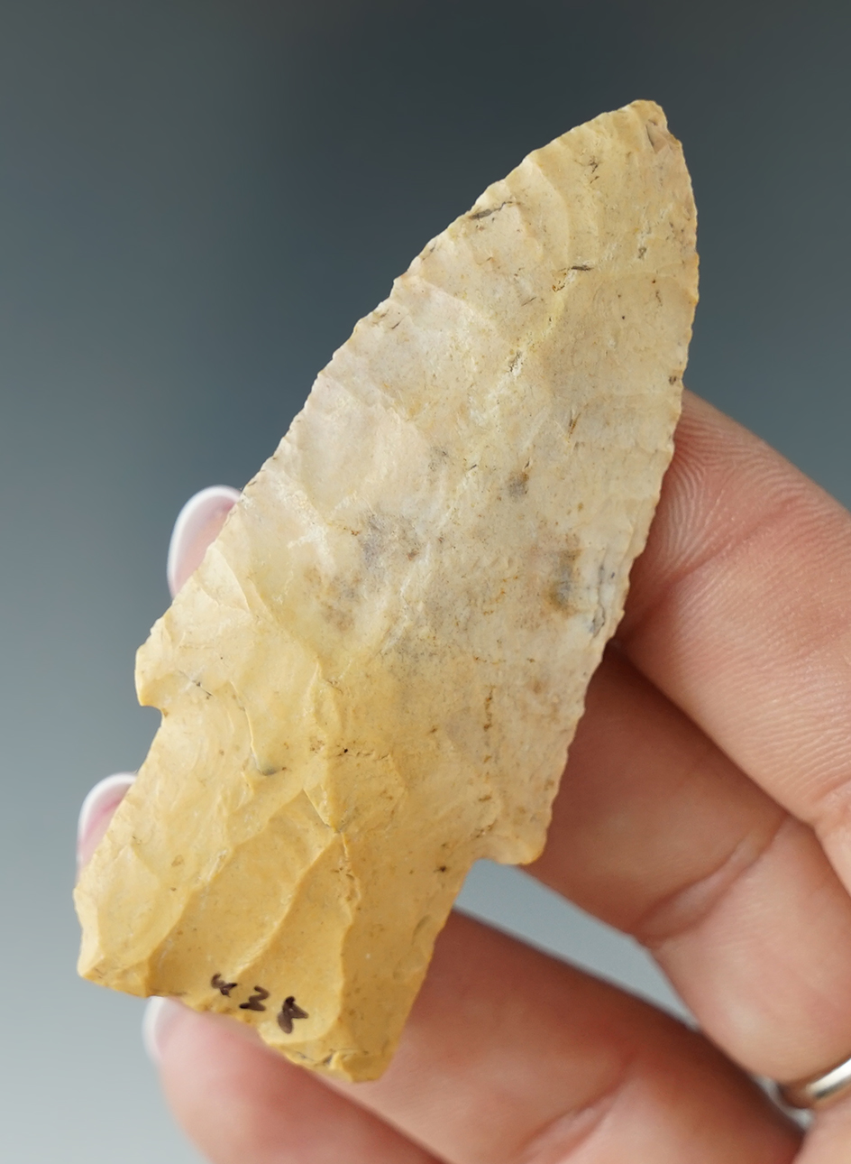 2 5/8" Hardin with excellent flaking found in Missouri.