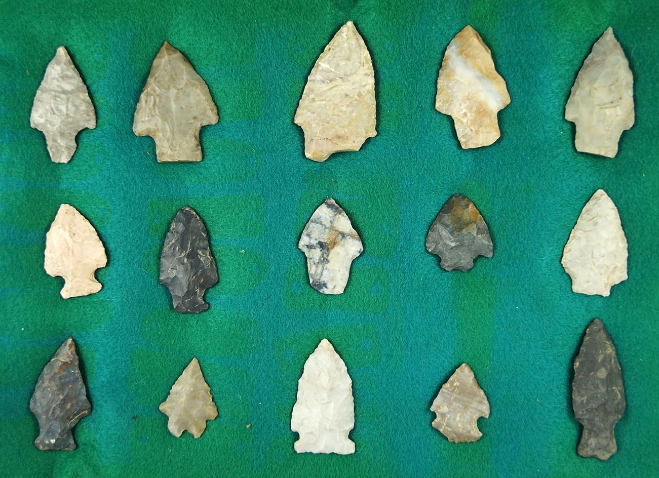 Set of 15 assorted arrowheads found in Ohio. Ex. Howard Bell collection. Largest is 2".