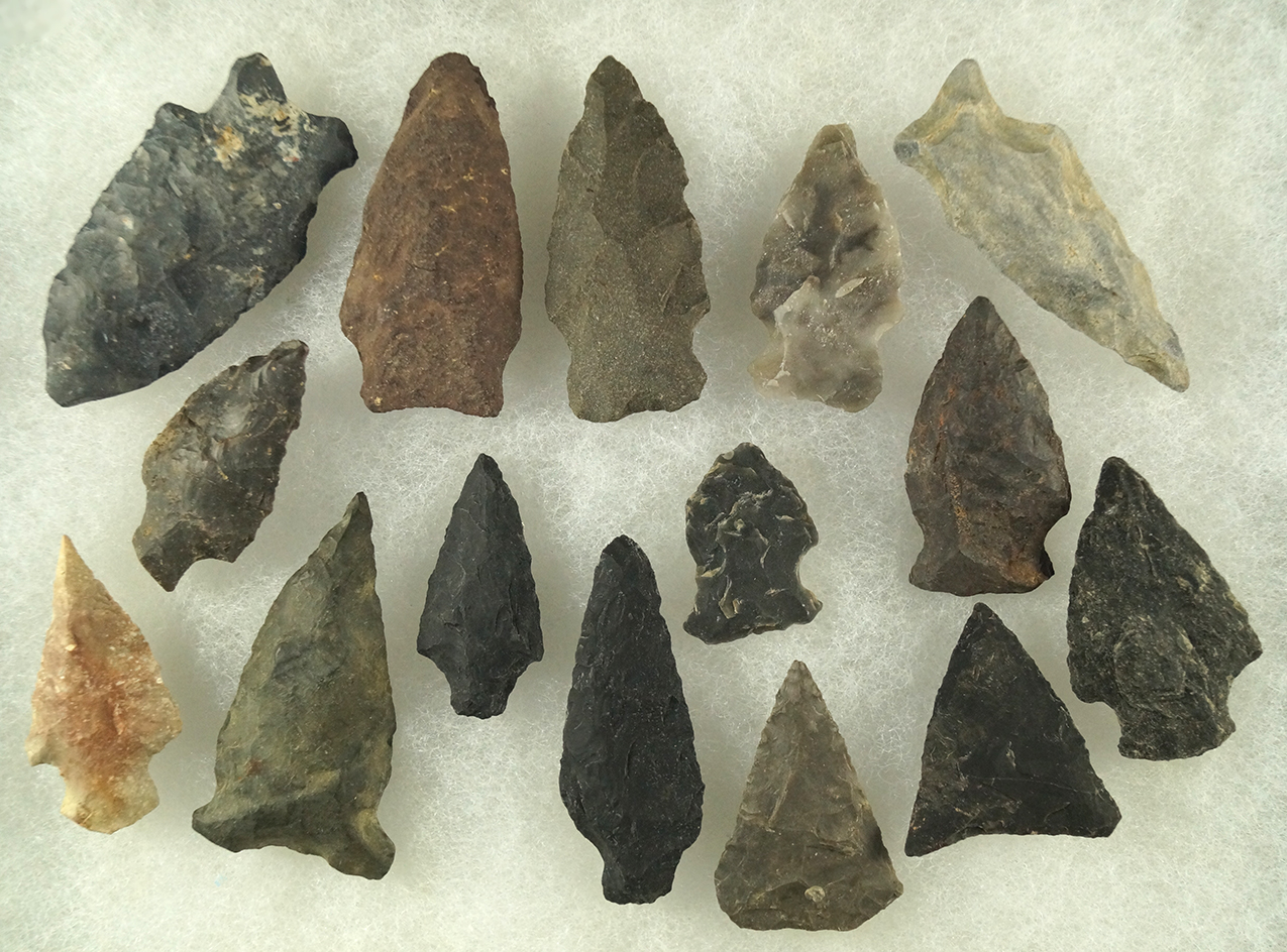 Set of 15 assorted arrowheads from the Midwest and Eastern seaboard, largest is 2".
