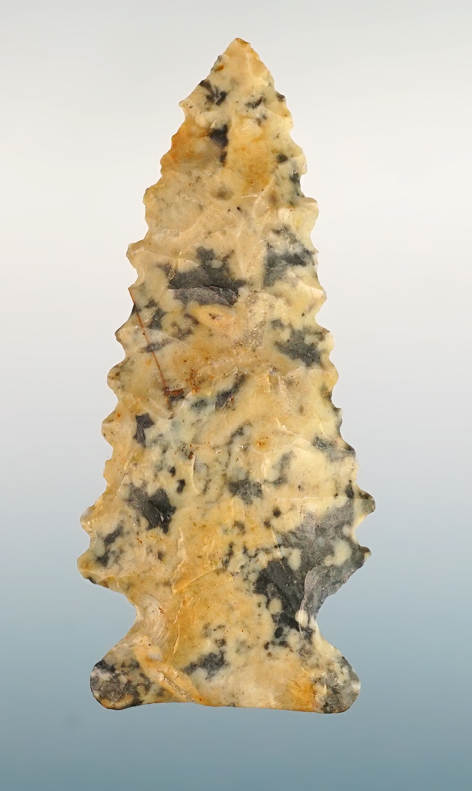 2 1/4" Classic style Archaic Cornernotch. A nice symmetrical example. Coshocton Co., Ohio.