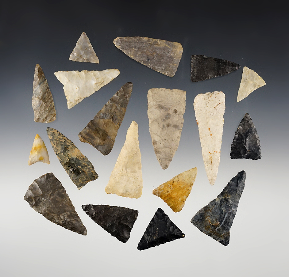 Set of 18 Ohio Triangle points in good condition. The largest is 2 5/8".