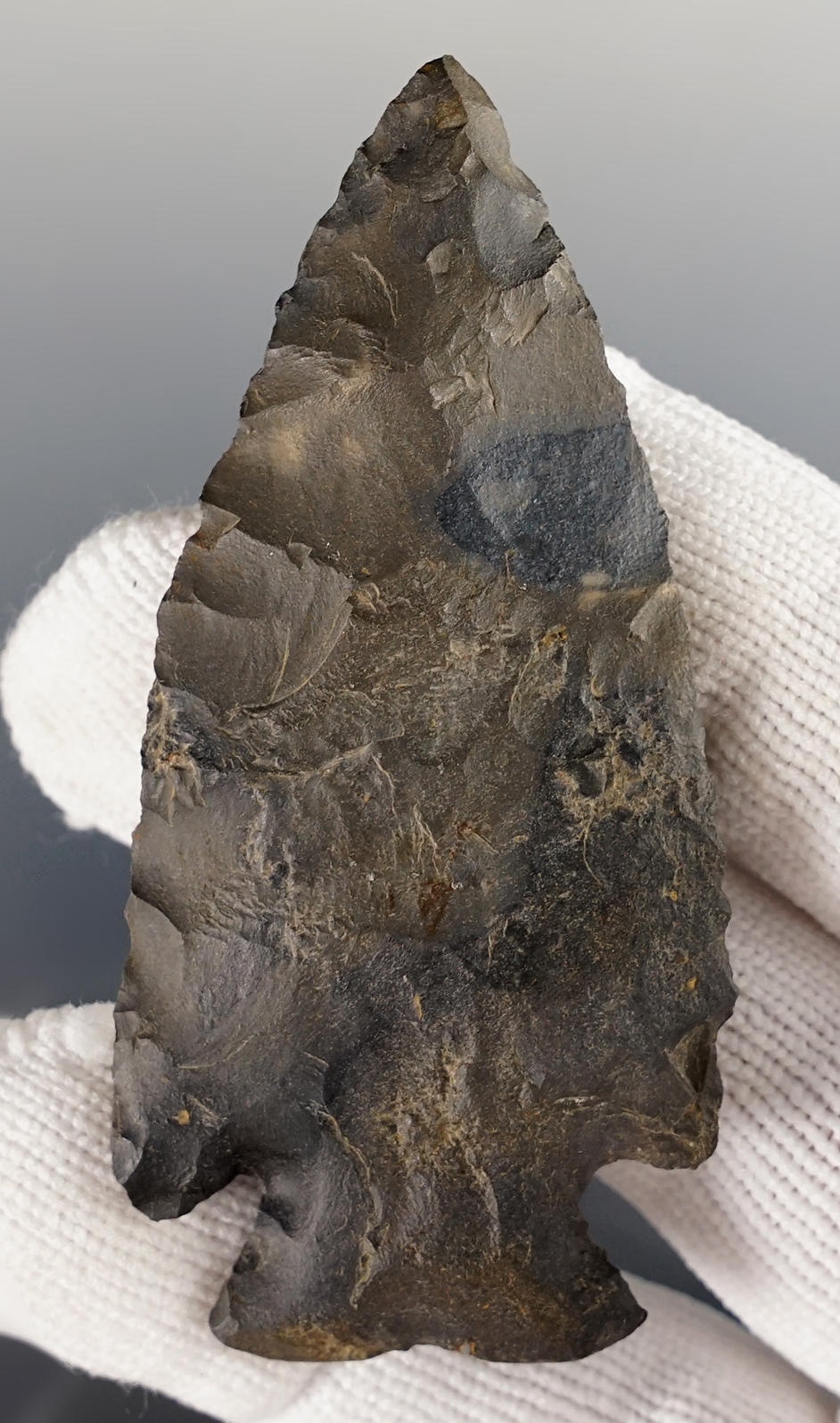 2 13/16" Ohio Notched-Base Dovetail that is well patinated with excellent basal grinding.